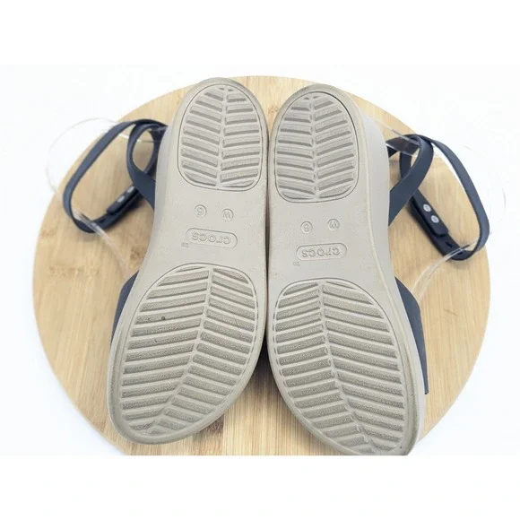 Crocs - Picture 10 of 11